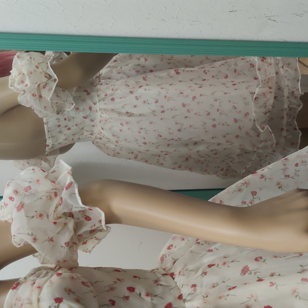 Mod Ditsy Daisy Dress - Picture 3 of 3